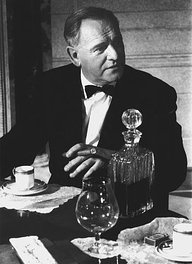 Bernard Lee