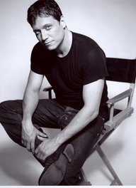 Holt McCallany
