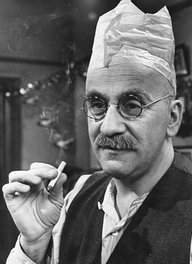 Warren Mitchell