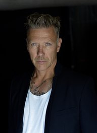 Mikael Persbrandt