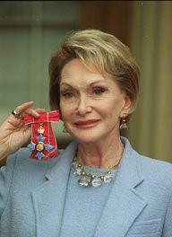 Siân Phillips