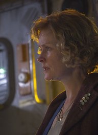 Claire Skinner