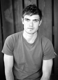 Alex Roe