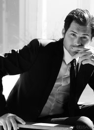 Kristoffer Polaha