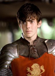 Skandar Keynes