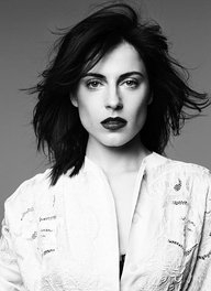 Antje Traue