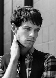 Harry Treadaway