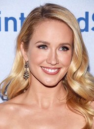 Anna Camp