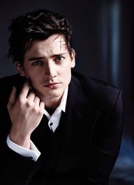 Aneurin Barnard