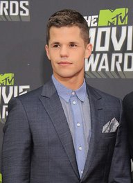 Charlie Carver