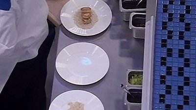 8 Chefs Compete